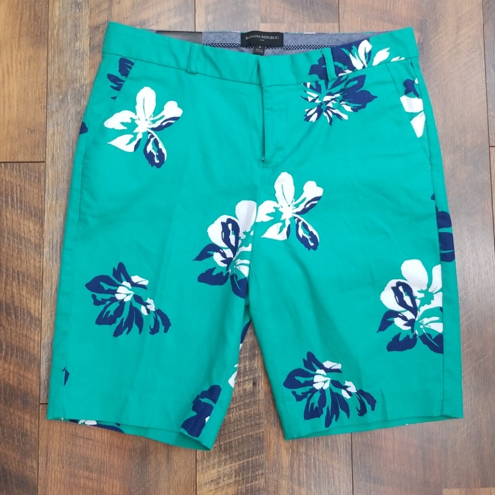 Banana Republic NWOT bermuda shorts
